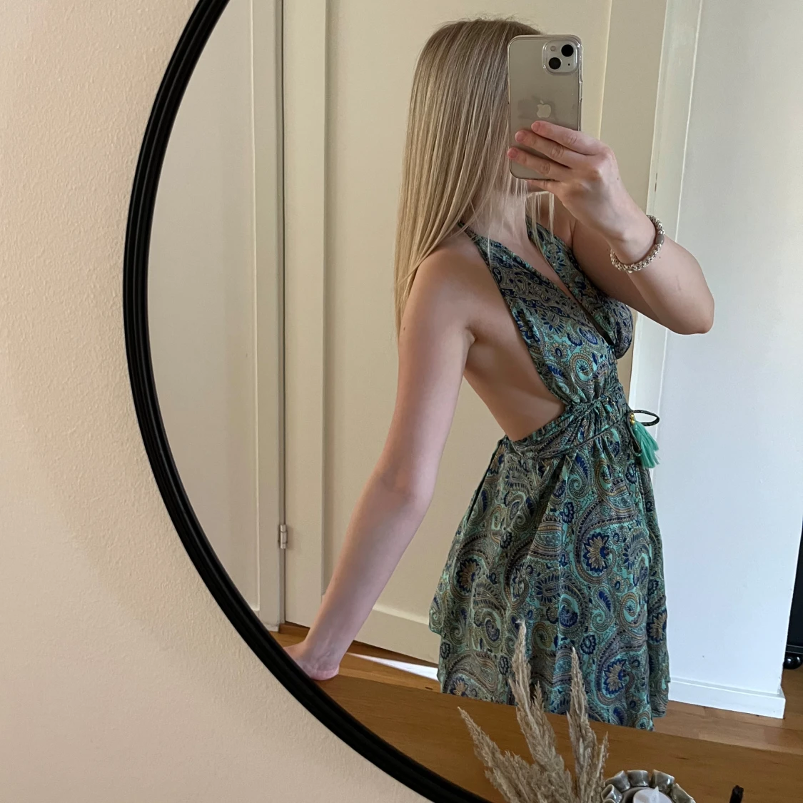 Blågrön paisleyklänning med knyt - 2