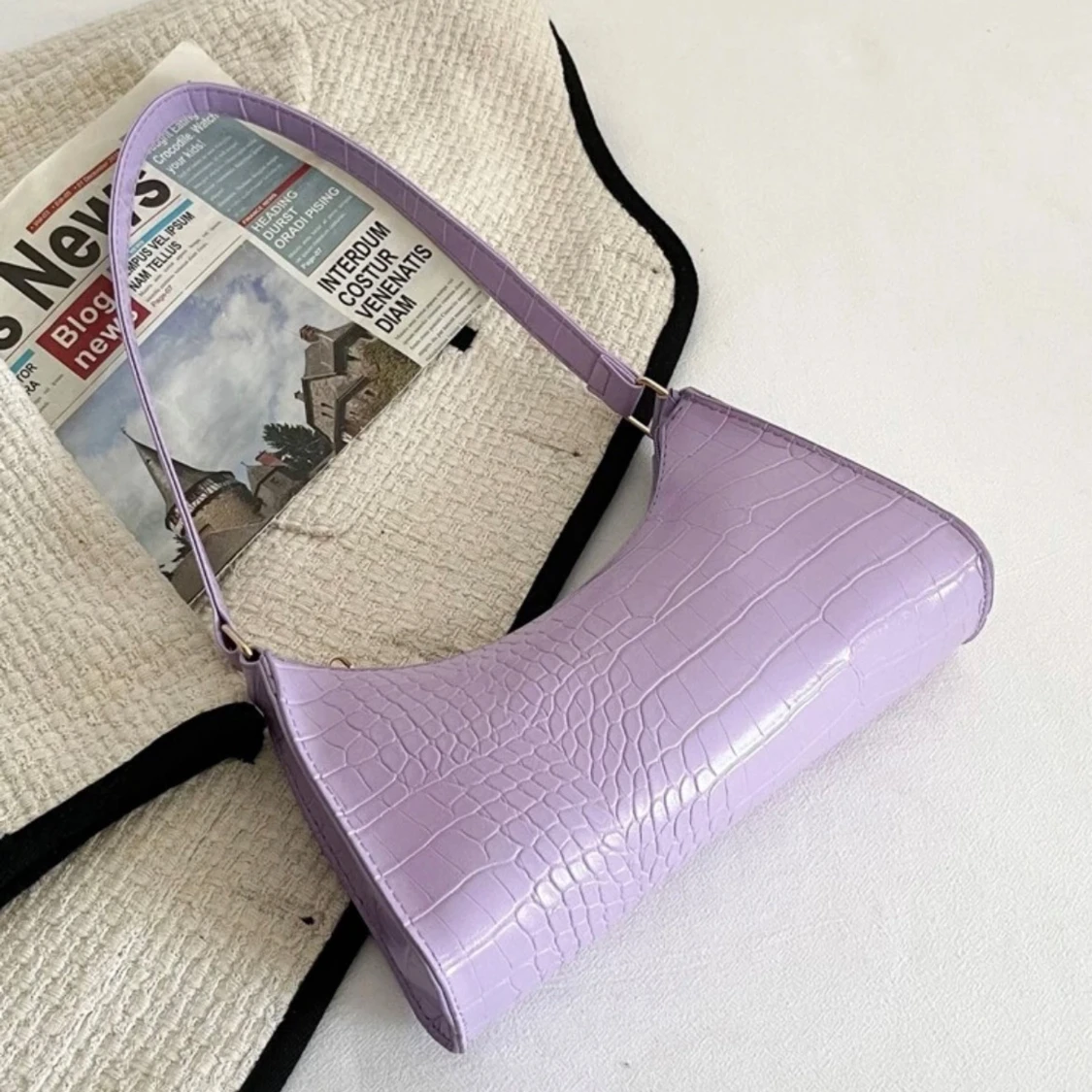 Handväska i croco-imitation