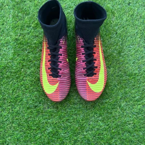 Mercurial superfly 5 - Ett par superfly 5 i nästan nyskick. Högsta bud accepteras 