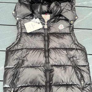 Moncler väst - Storlek s