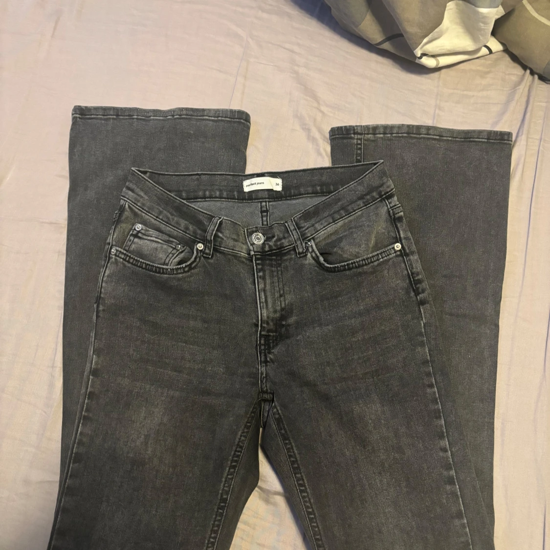 Gråa bootcut jeans från Select Jeans - 1