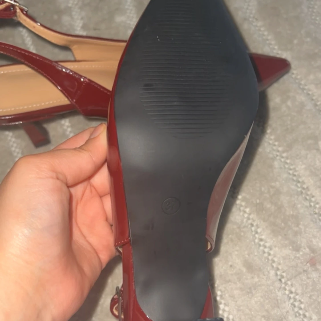 Helt nya Vinröda pumps, (kommer med matchande väska) - 3