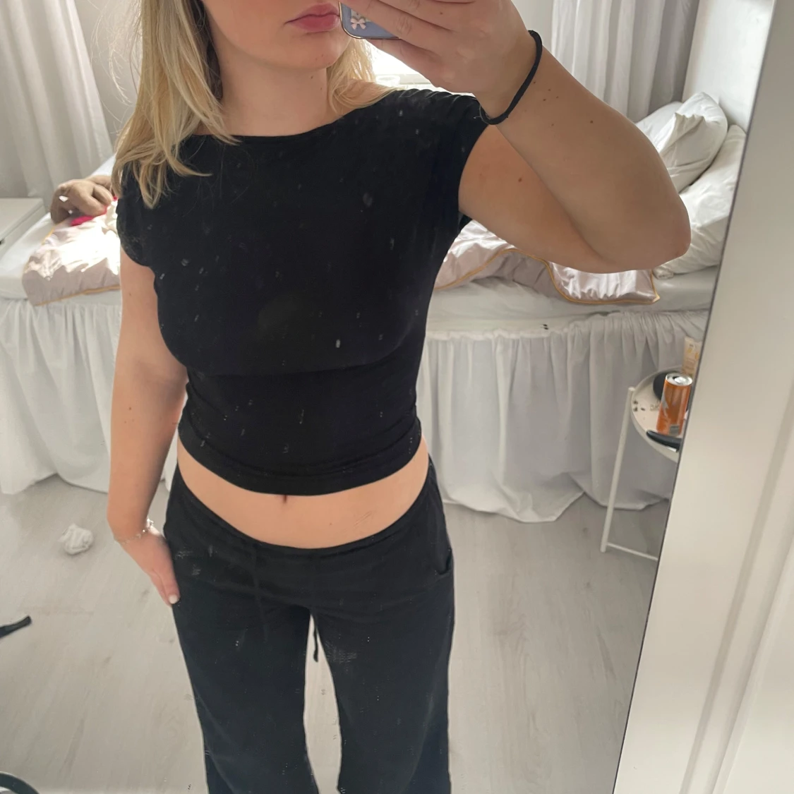 Svart croppad topp med öppen rygg