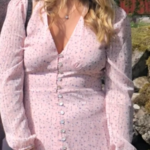 adoore paris dress  - använt 1 gång, passar inte mig längre 