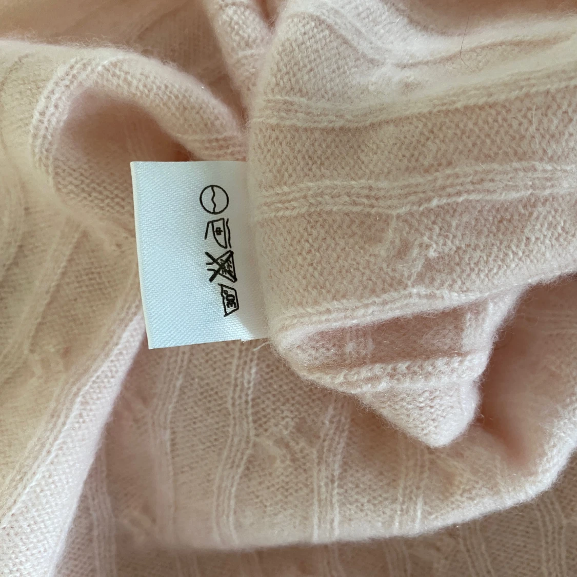 Ljusrosa kashmirponcho från Davida - 4