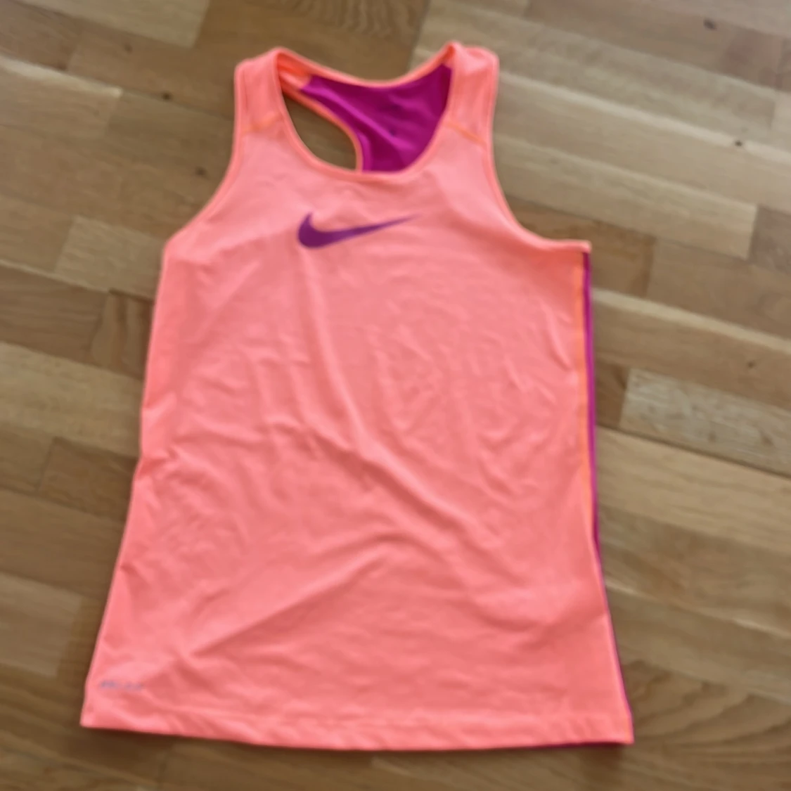 Nike Pro linne 