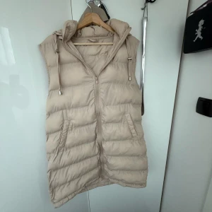 Väst  - Fin helt ny 