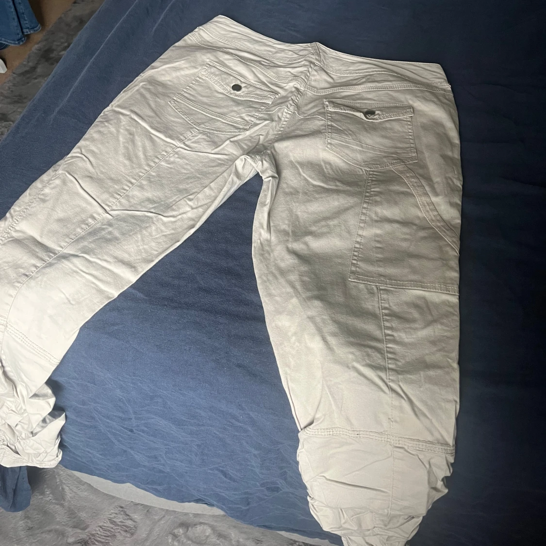 Beige cargopants från Sub Culture - 4