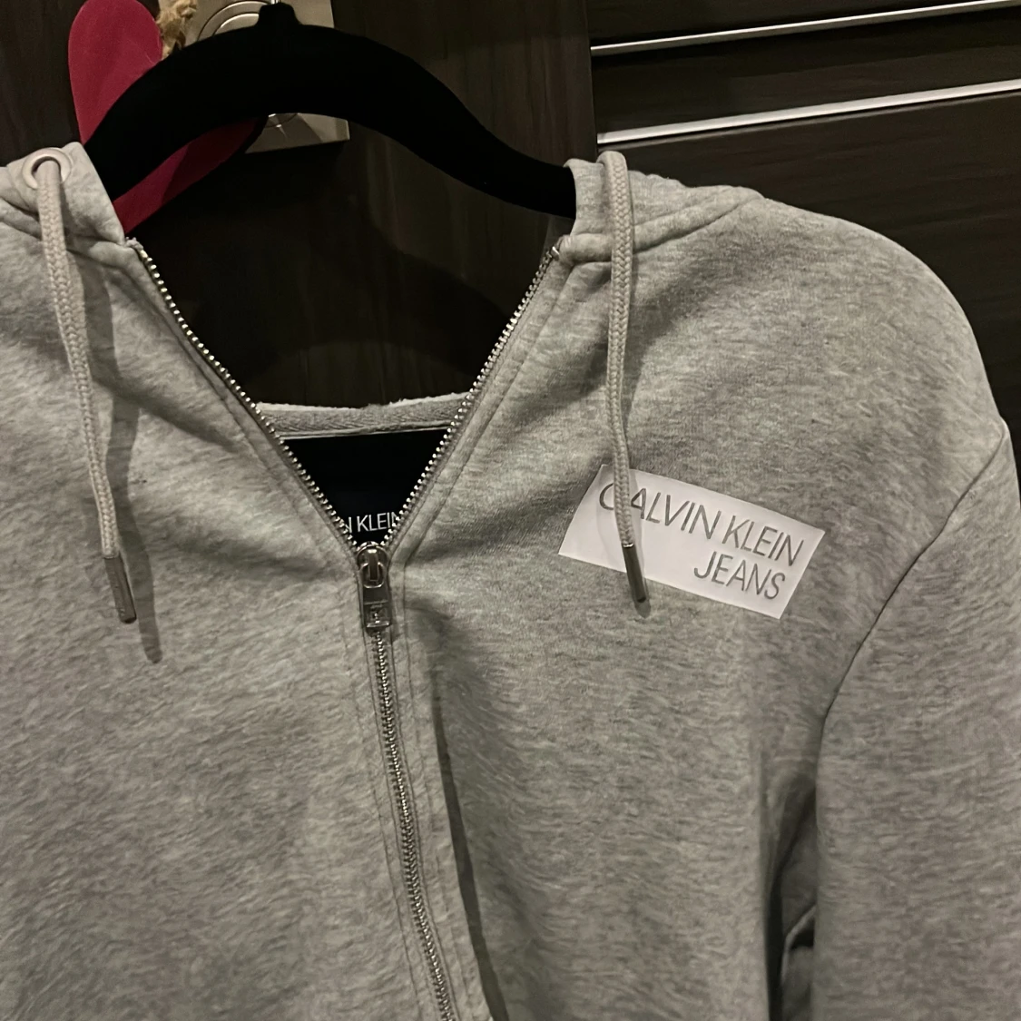 Grå hoodie från Calvin Klein Jeans - 1