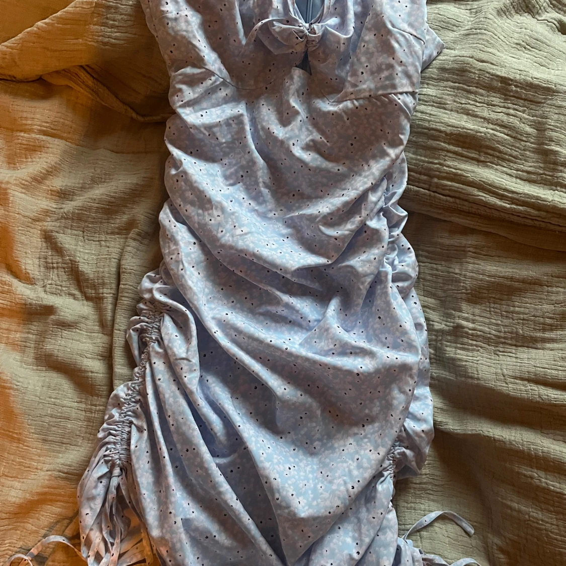 Blommig klänning från Nelly - 1