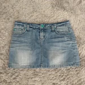 Jeans kjol - super snygg, aldrig använd
