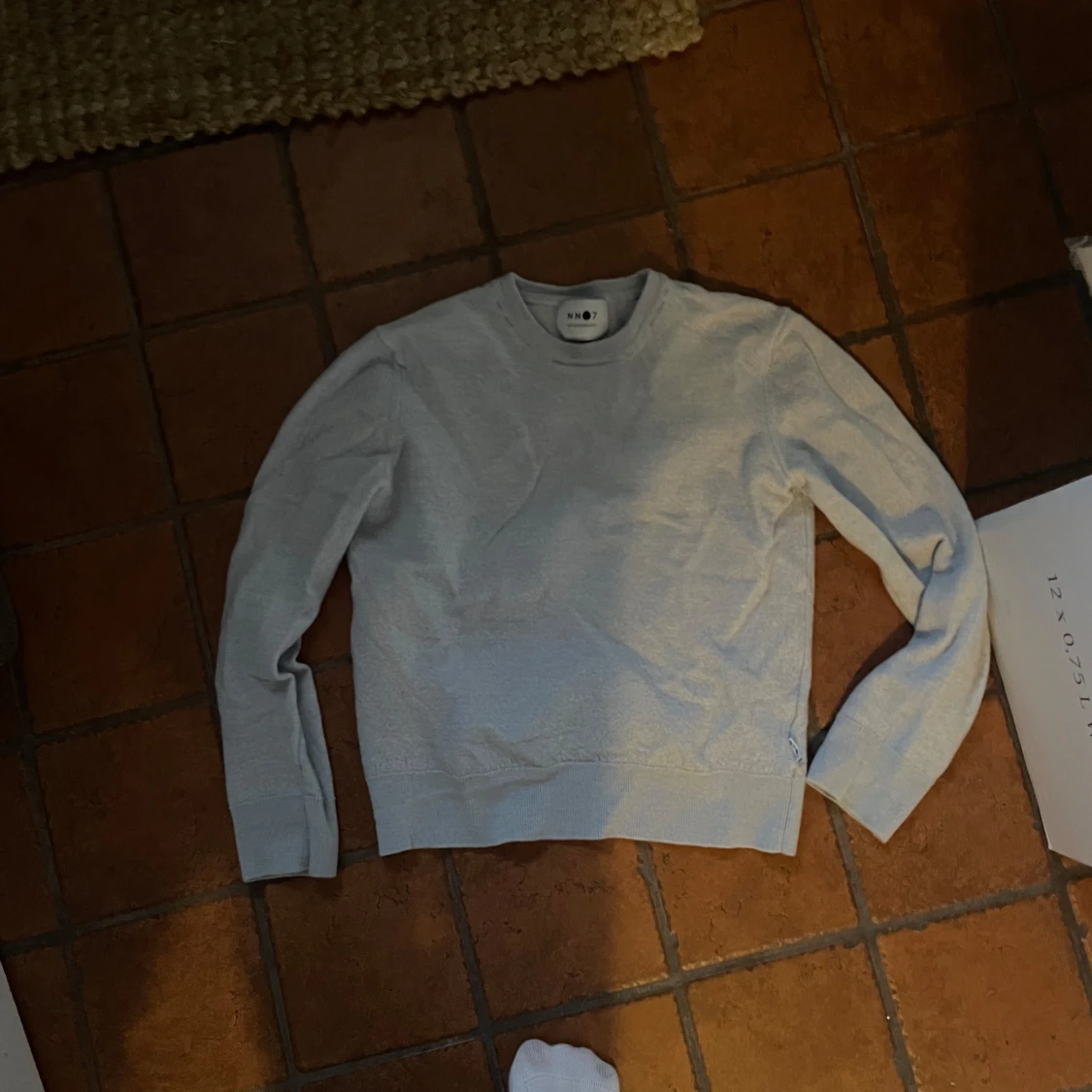 Ljusgrå sweatshirt från NN07