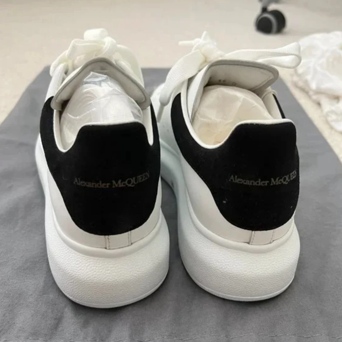 Alexander McQueen vita sneakers