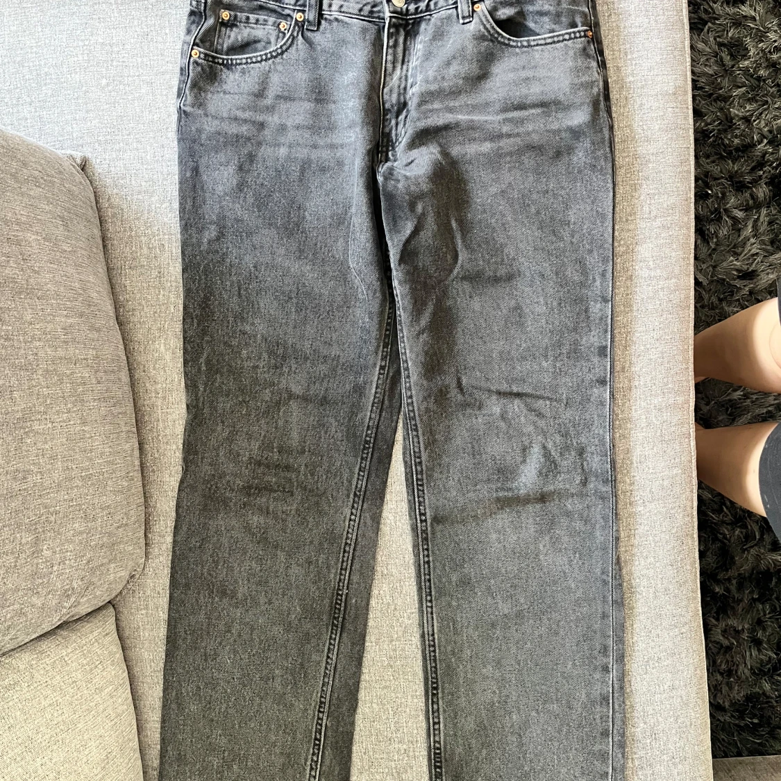 Gråa straight jeans från Gina tricot  - 2