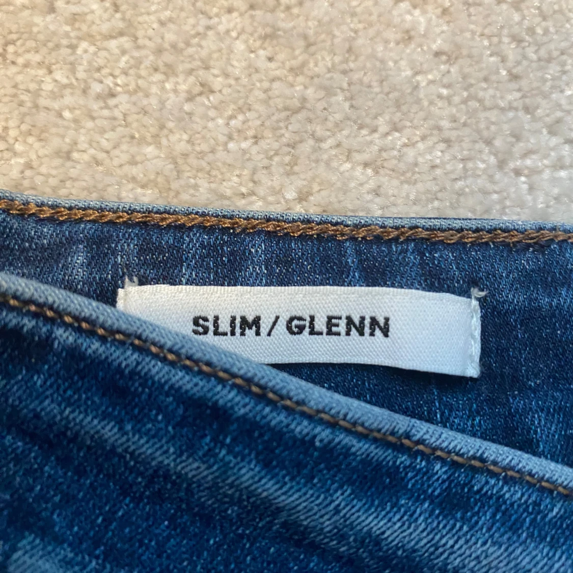 Jack n Jones jeans med slitningar  - 3