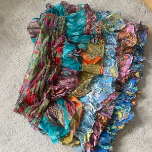 Zara kjol Ibiza vibe - Säljer denna helt oanvända kjolen, den är så snygg! 