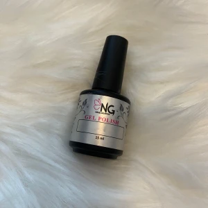 Vitt gellack från nagelgiganten - Använt ca 2-3 gånger! Finns mycket kvar! Nypris:125kr