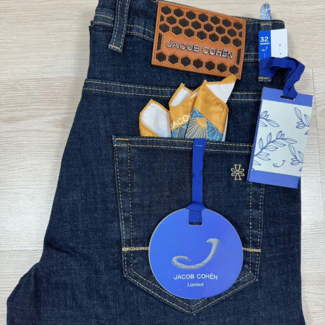 Jacob Cohën mörkblå jeansbyxor