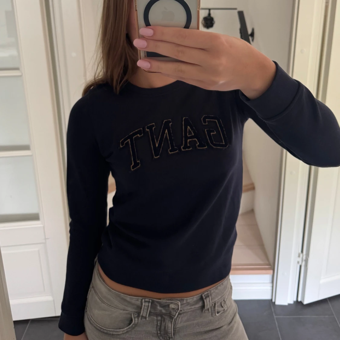 Mörkblå sweatshirt från GANT
