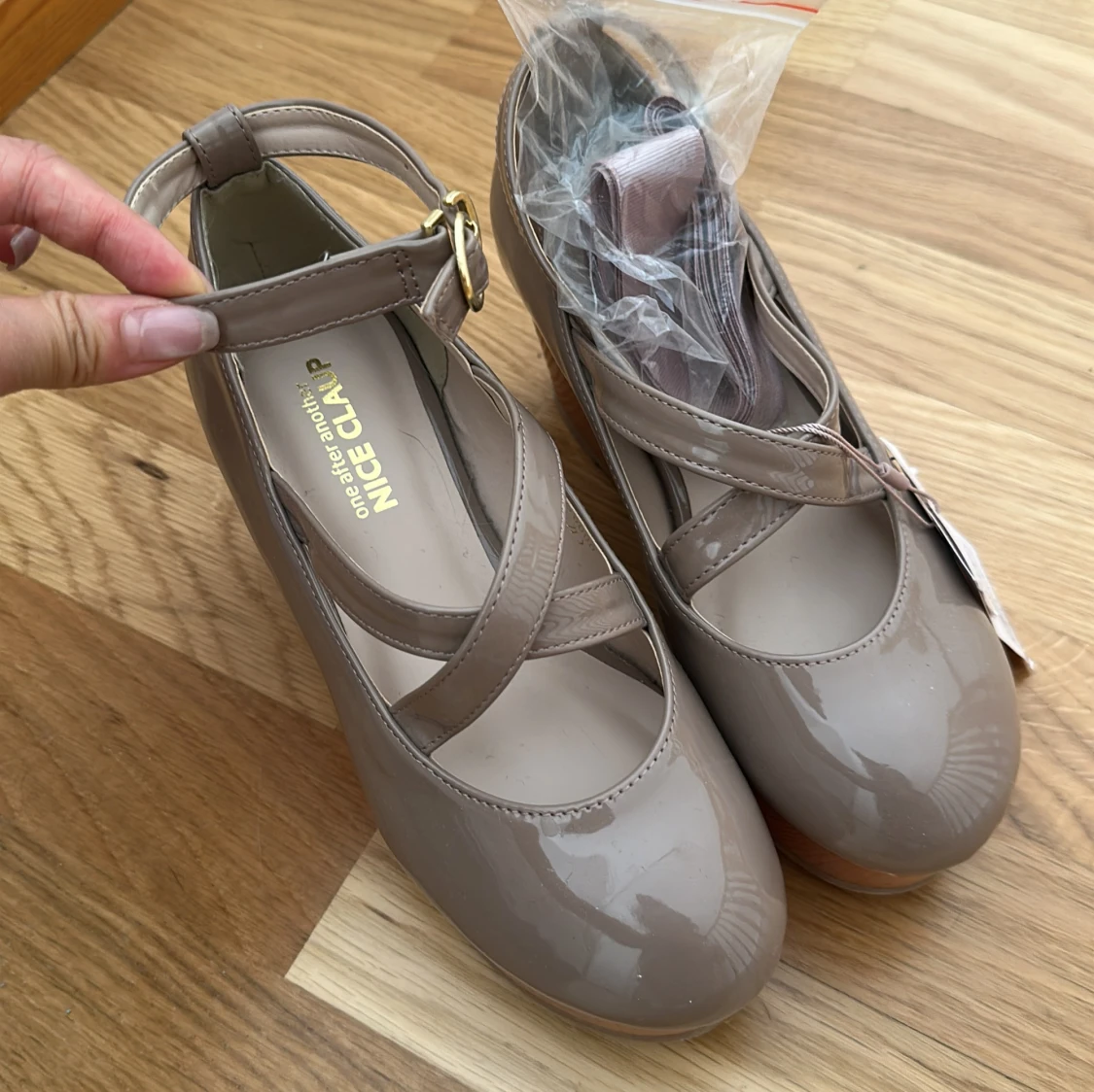 Beige platå ballerinaskor från NICE CLAUP - 1