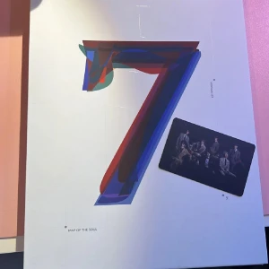 MAP OF THE SOUL: 7 - MAP OF THE SOUL: 7. Allt i bilden medföljer. Samma som min andra annons fast med fri frakt.