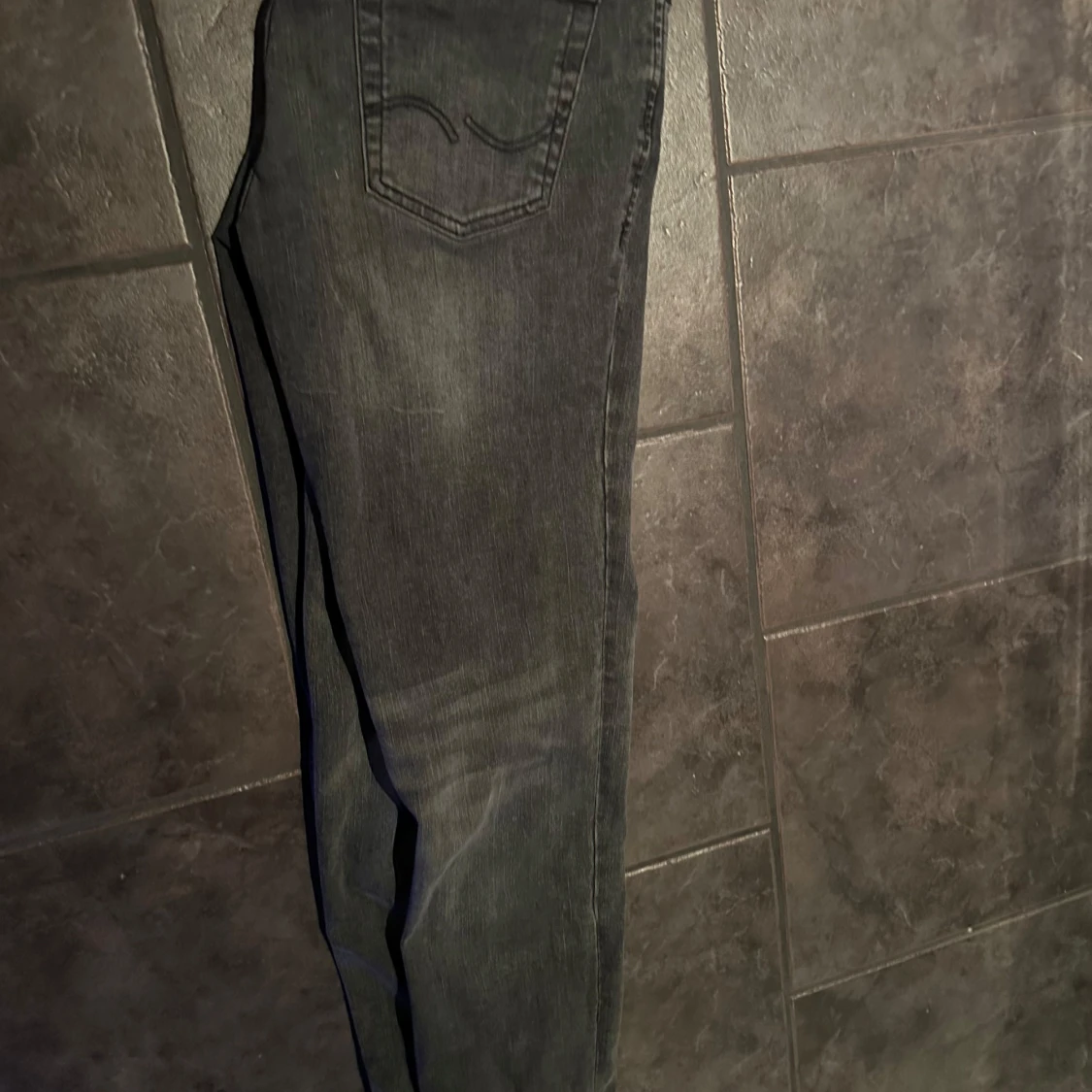 Mörkgrå jeans med straight fit - 1