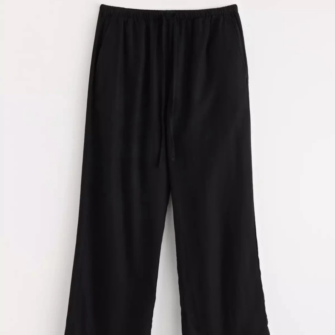 Svarta lågmidjade linnebyxor från Lindex - 1