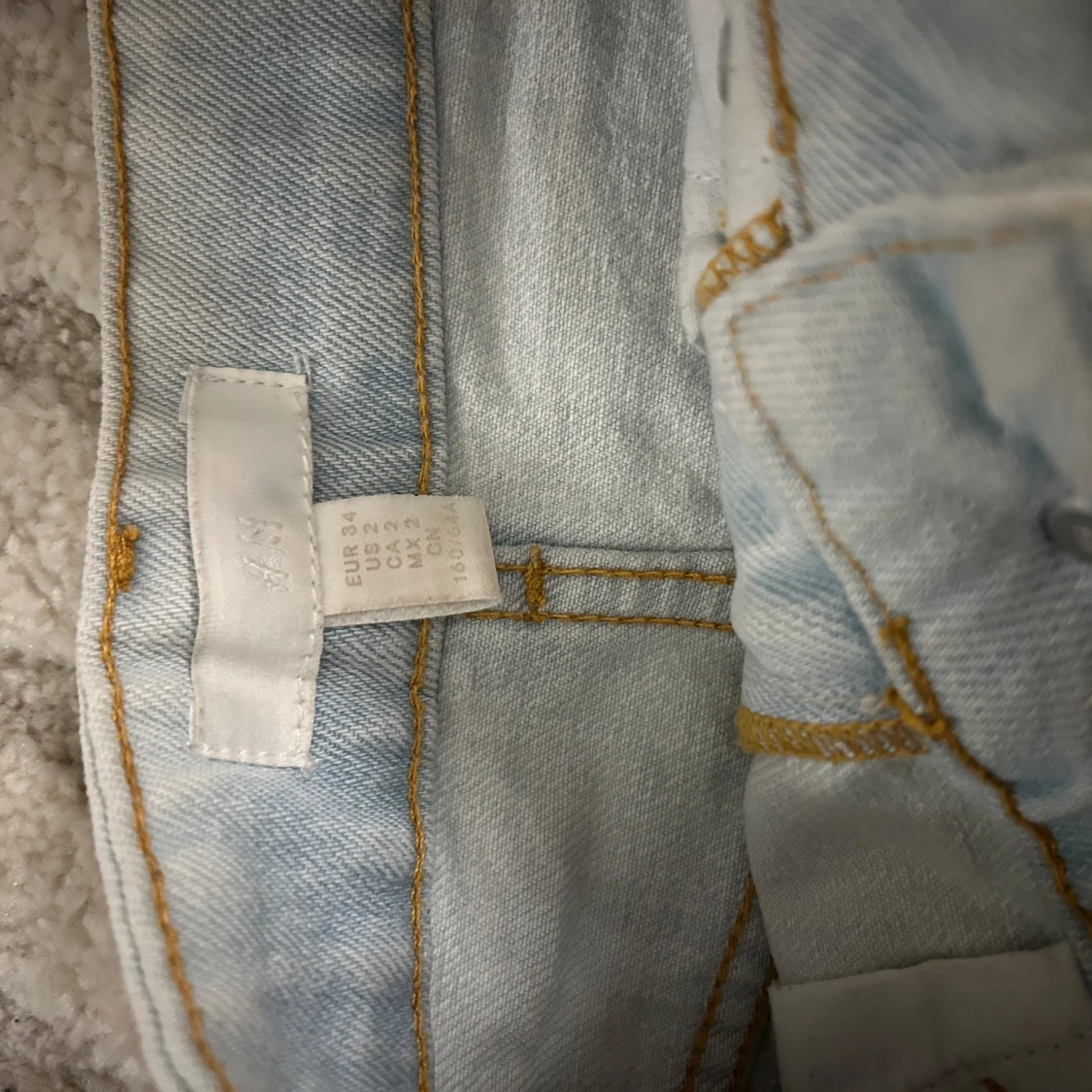 Ljusblåa jeansshorts - 2