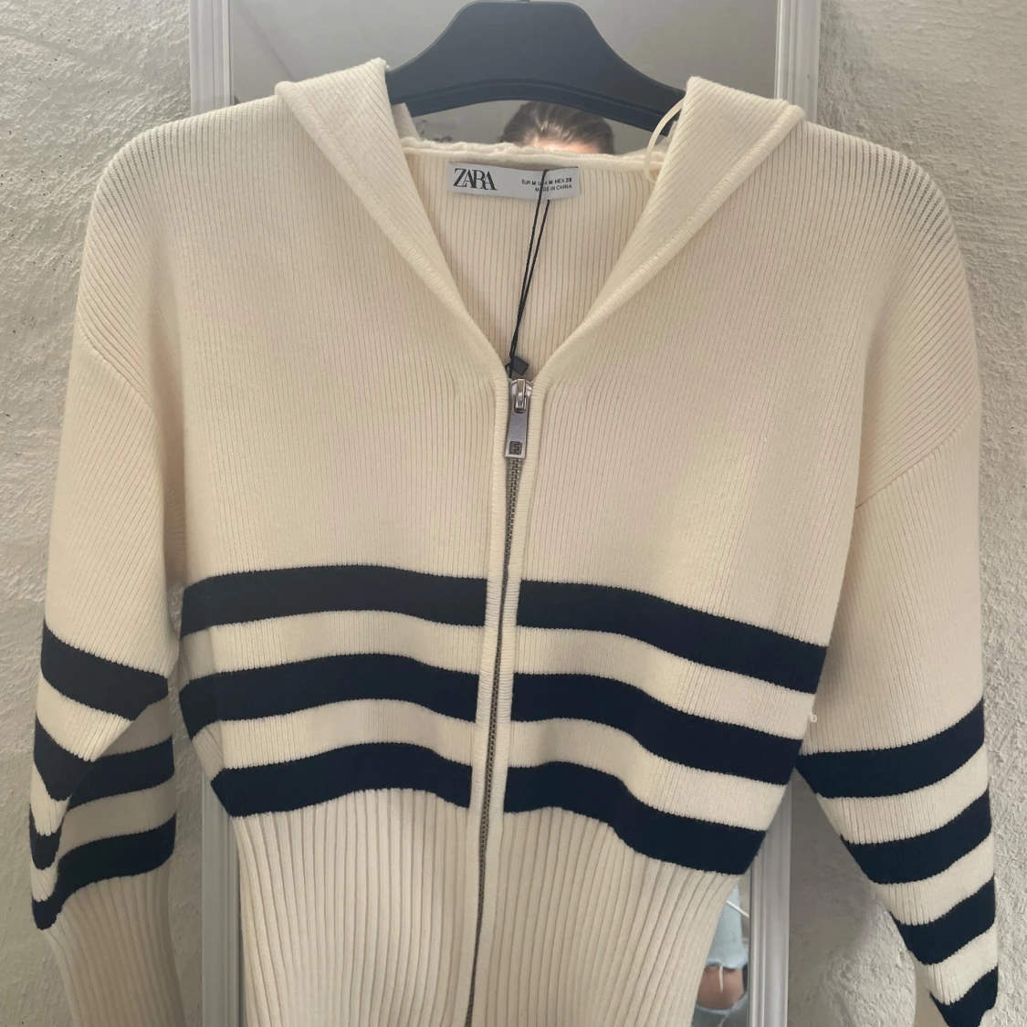 Vit och svart randig kofta från Zara - 3