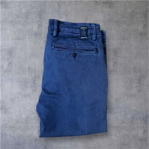 Replay Hyperflex chinos - Tjena säljer ett par replay hyperflex chinos. I fint skick inga defekter eller liknande. Modell zeumar. Storlek W30 L32. De bara och höra av er med den minsta lilla frågan.