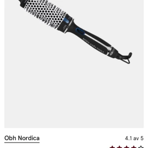 Björn Axén värmeborste - Säljer denna jättepopulära värmeborsten frå Björn Axén då den inte används. Den är i storlek 38 mm vilket är det mellersta storleken. Det är roterbar sladd vilket är väldigt smidigt och denna är perfekt för tex, lösa lockar och blowouts. Använd några gånger och köpt för 800 kr. Den rengörs innan jag postar