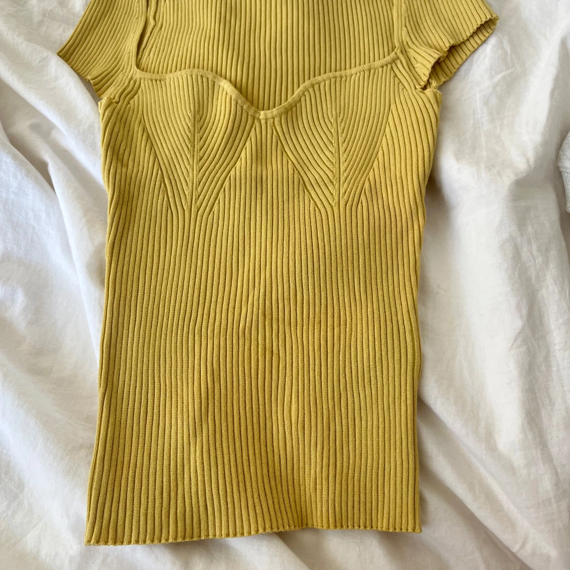 Gul ribbad topp från H&M - 2