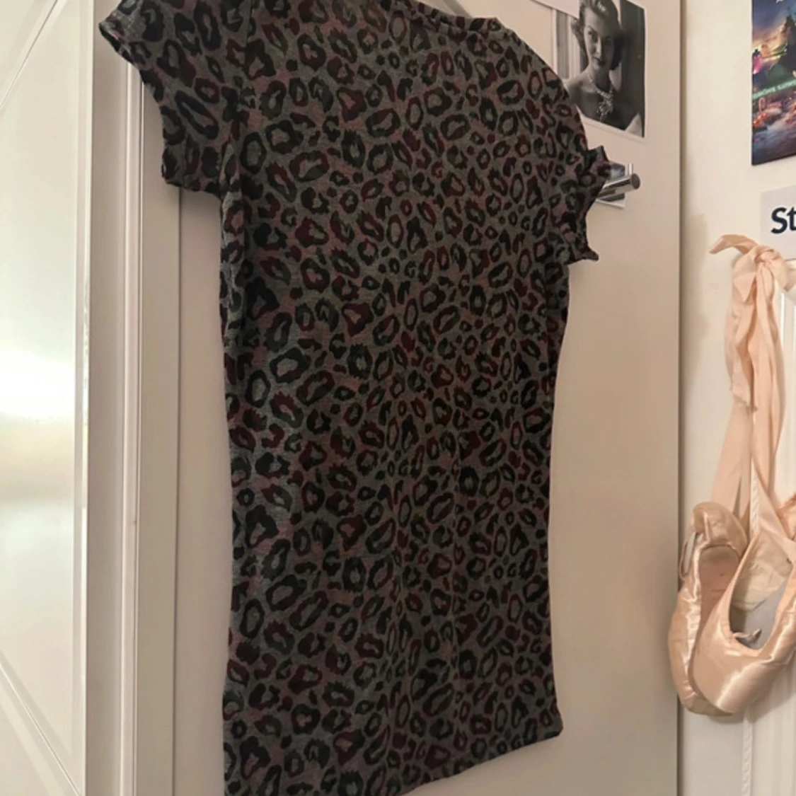 Guess storlek S mer som XS - 2