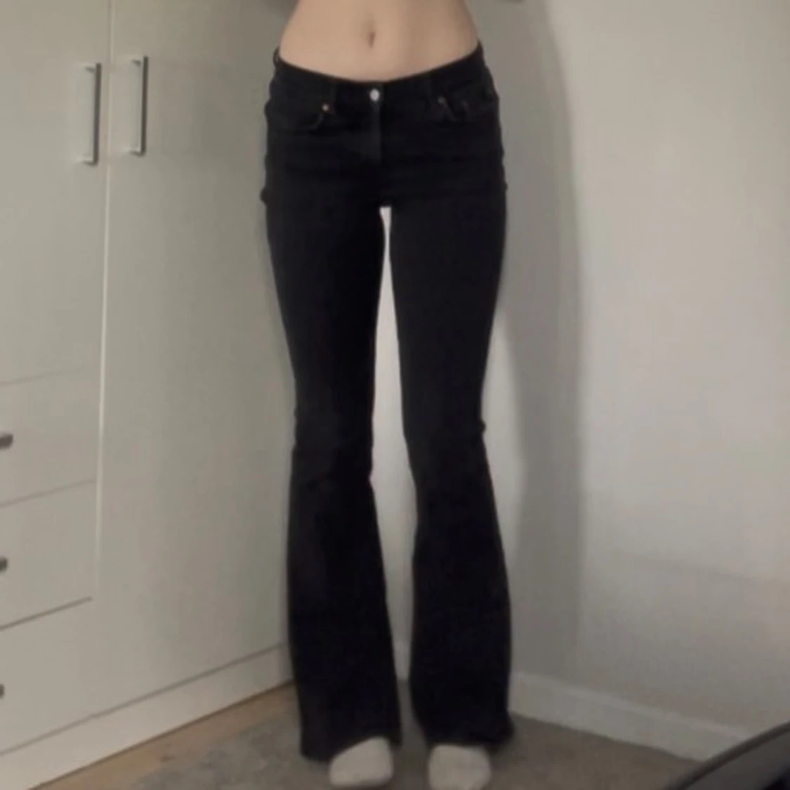 Svarta bootcut jeans midwaist midrise lowwaist lowrise - 4