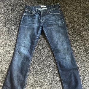 Mörkblå jeans från Mavi - Snygga mörkblå jeans från Mavi🌸. Strl 30/30