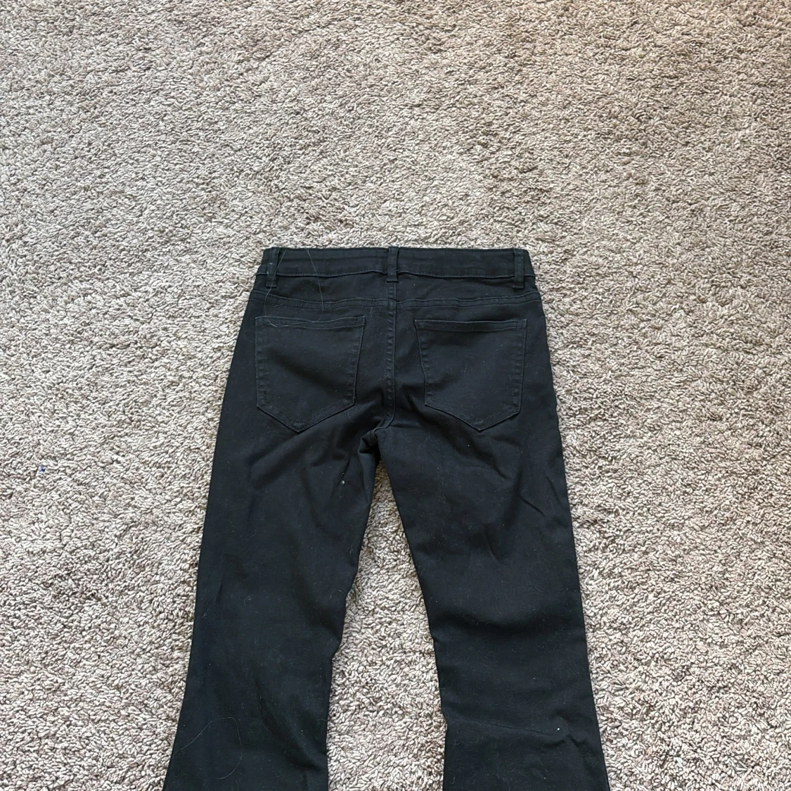 Svarta bootcut jeans - 3