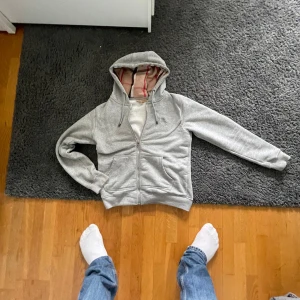 Burrberry zip up - Byter burberry zip up skriv för förslag