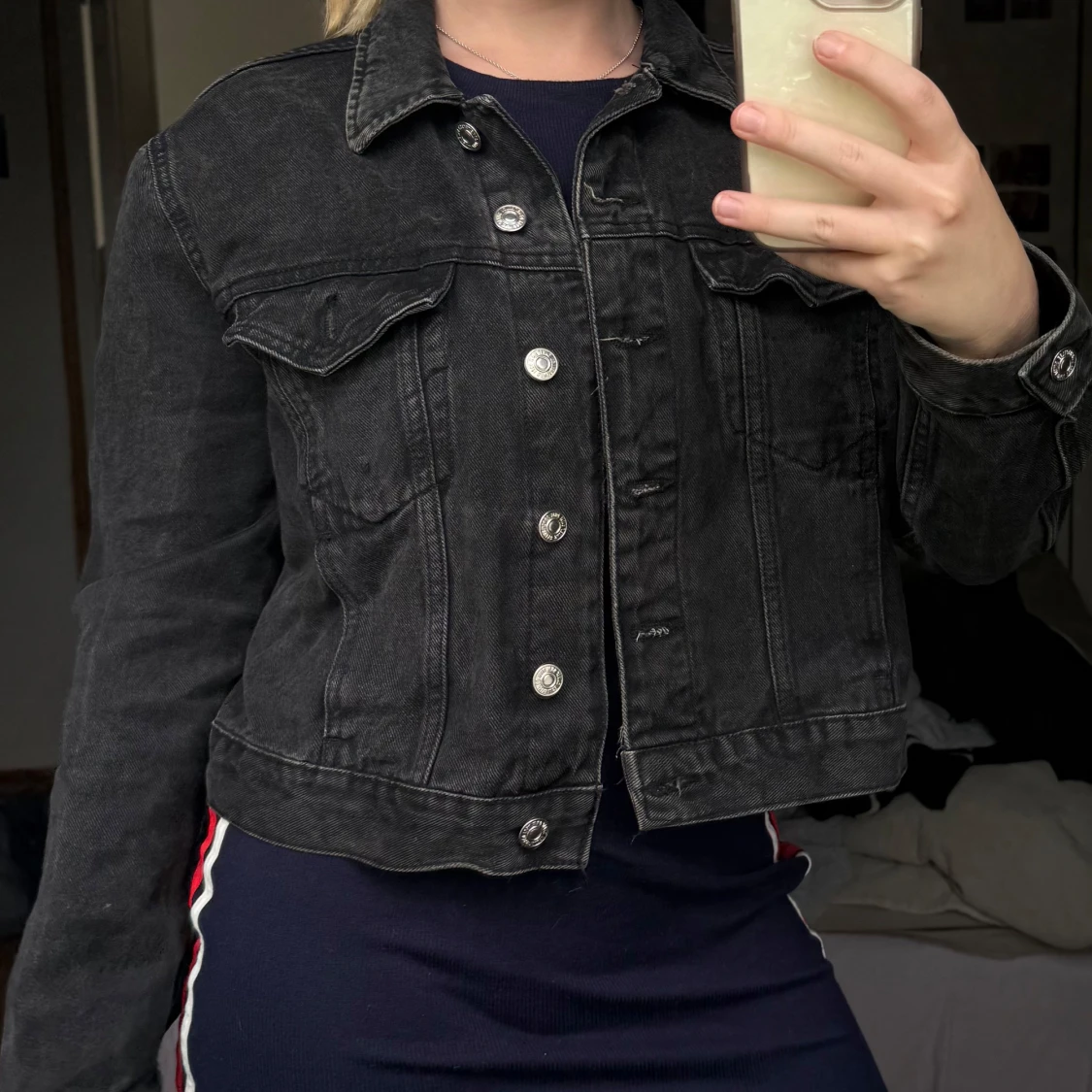 Svart jeansjacka från Mango - 1