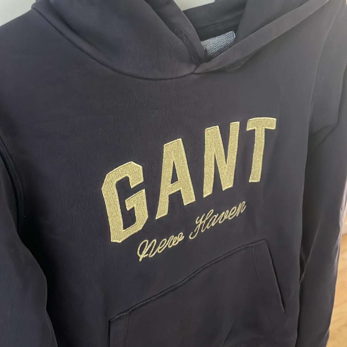 Mörkblå GANT hoodie - 3