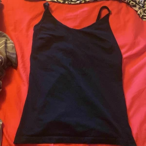 Jätte snyggt linne  - Jättefint linne från lager 157, är en xl men passar mig som har S!