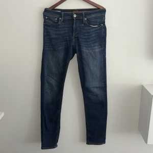 Jack & Jones jeans  - Fåtal gånger använda, inga defekter. Pris endast 199 först till kvarn.🙌🏻