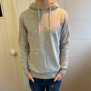 Merinoull Hoodie - Inga defekter. Hör av dig vid intresse eller minsta fundering!