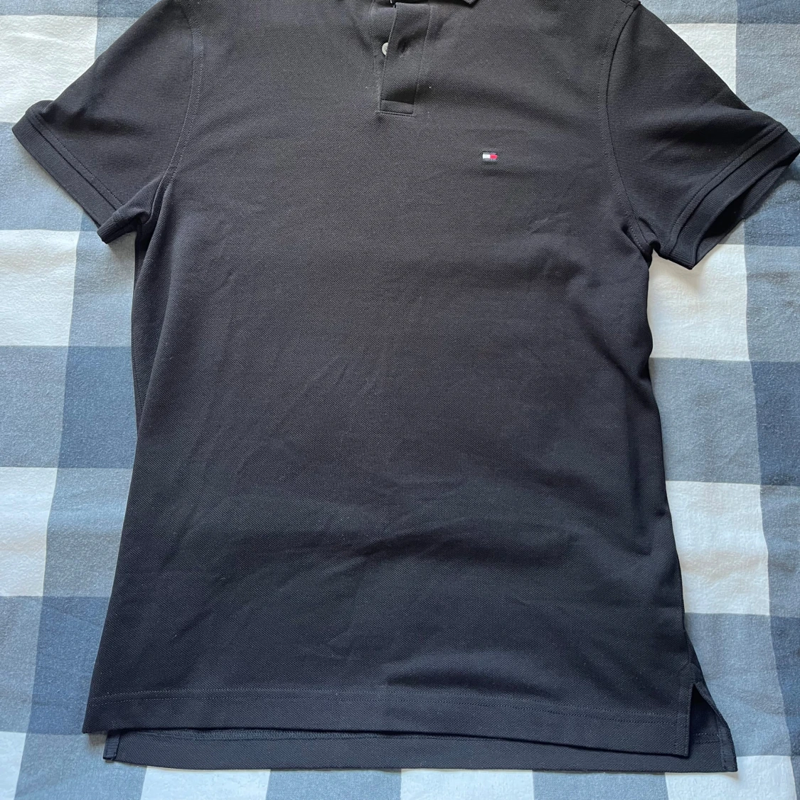 Svart pikétröja från Tommy Hilfiger - 1