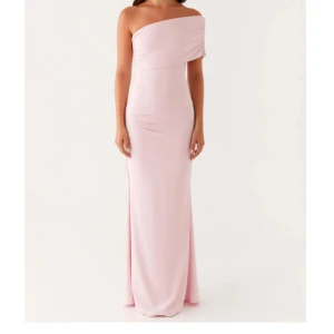 Balklänning  - Jättefin rosa långklänning från peppermayo. Endast testad, inga defekter. Lapp kvar