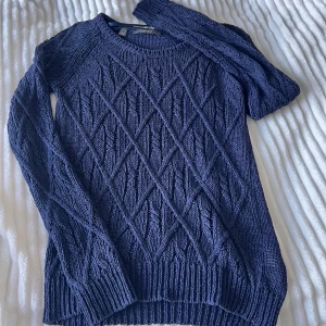Fin stickat tröja  - En super fin stickat marinblå tröja 💙 storlek S
