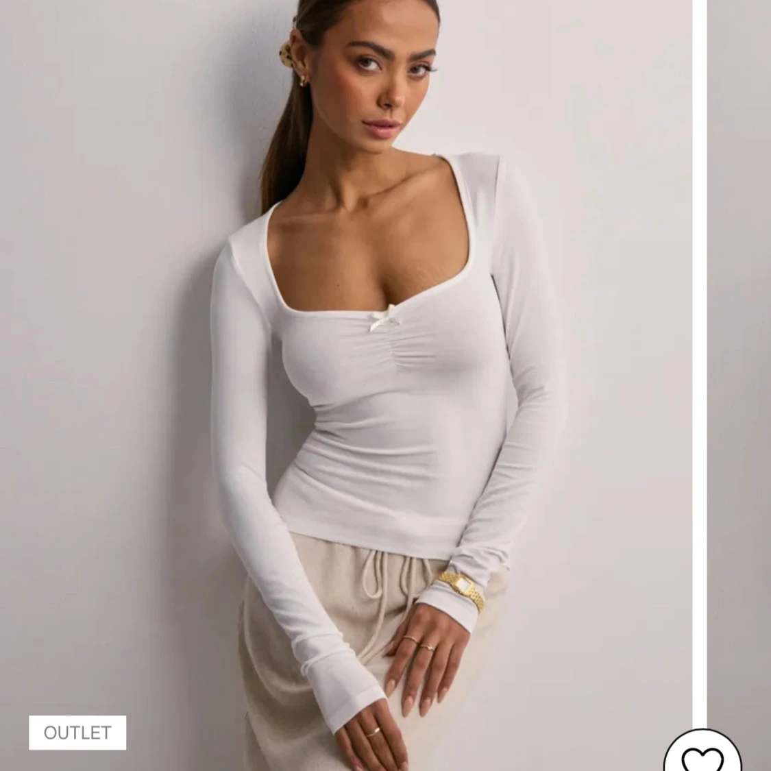 Vit långärmad topp med v-ringning