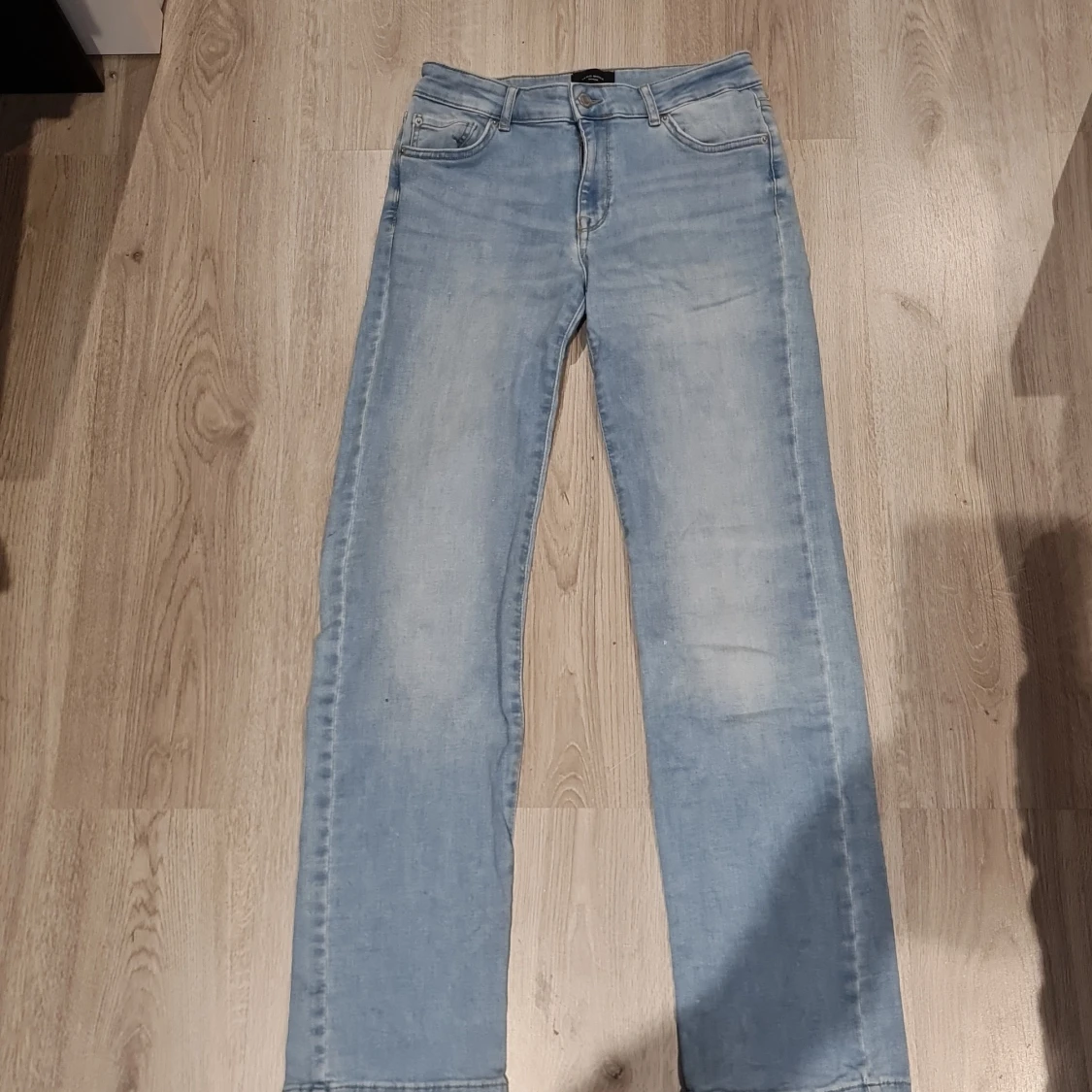 Ljusblå raka jeans från Vero Moda