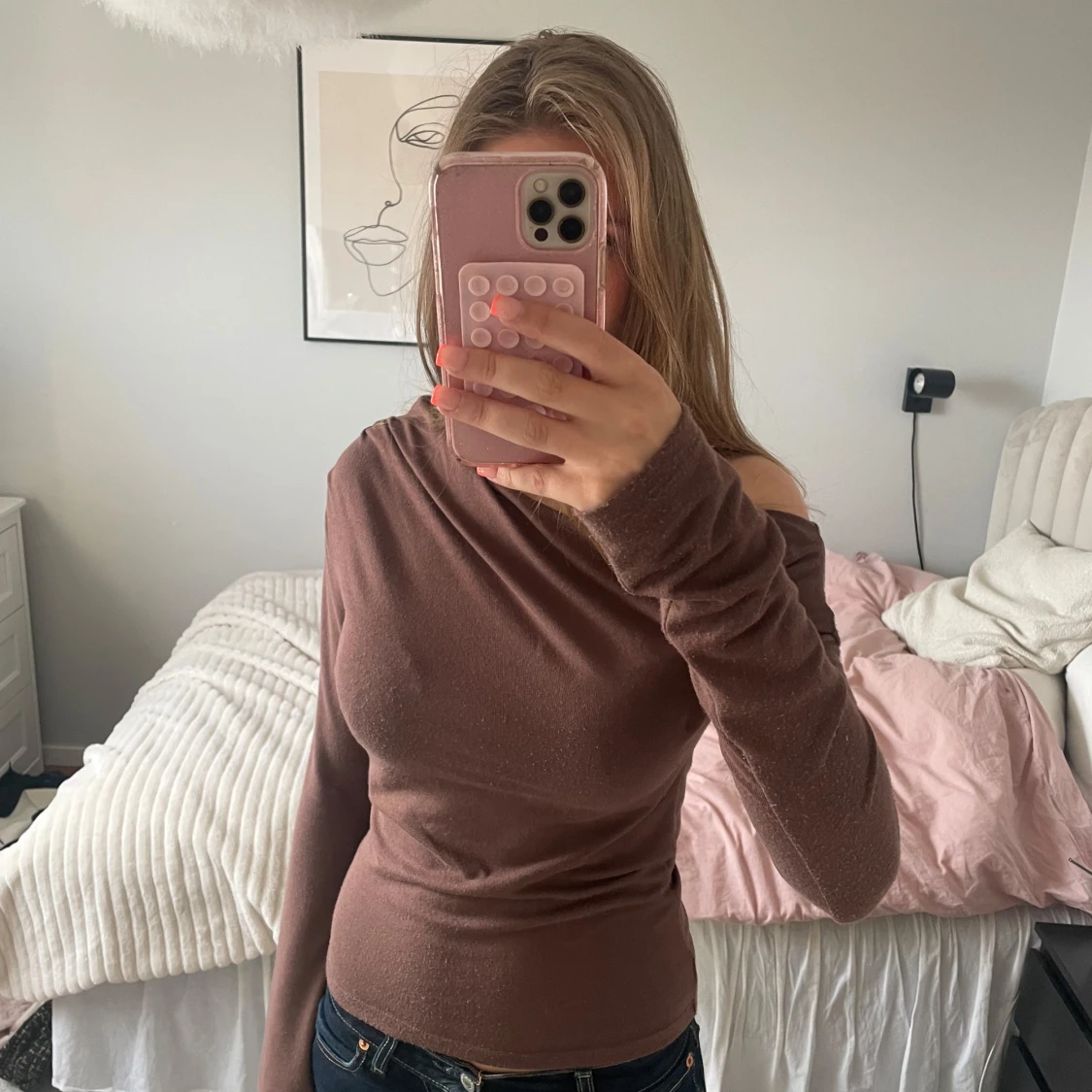 Brun långärmad topp med one sholder - 1