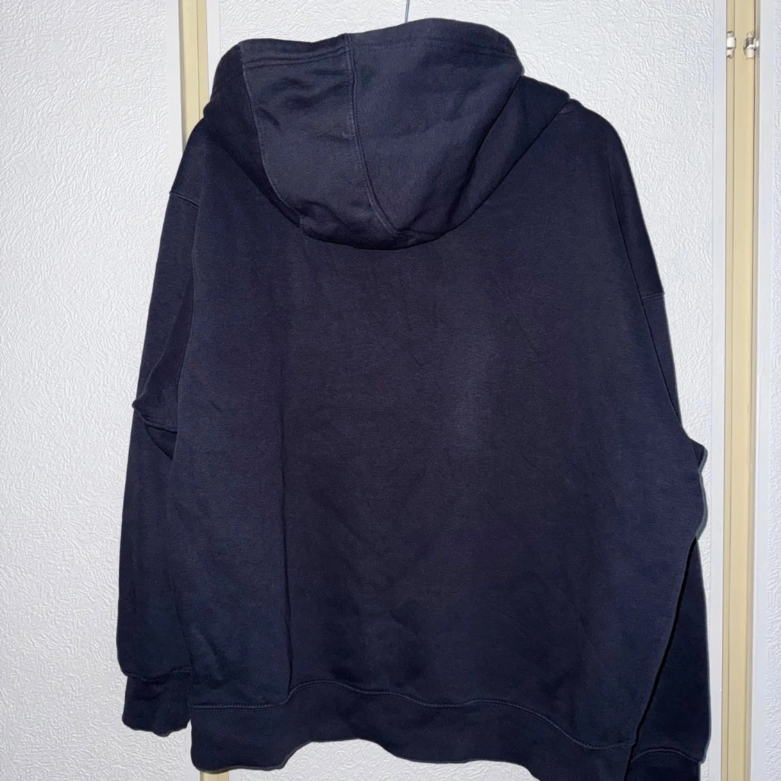 Mörkblå hoodie från Pull&Bear - 90