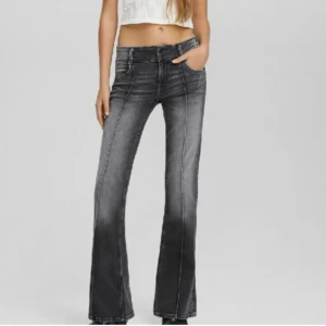 Bershka Jeans - Supersnygga, mjuka och sköna jeans från Bershka. Hål och slitningar mellan benen (se bild).  